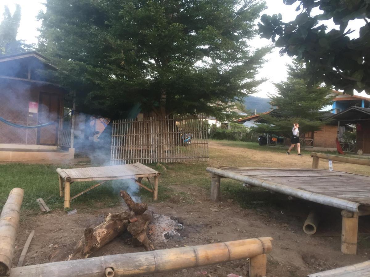 Sleepy Hut Pai Hotel Екстериор снимка